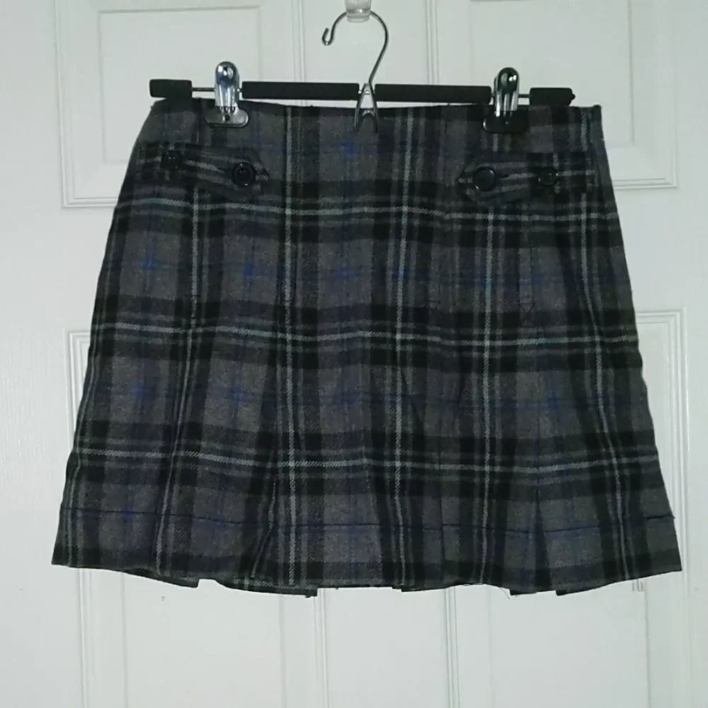 Gap  plaid pleated wool skirt Sz 4 NWOT